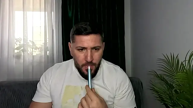 Gold_Alpha_Boy webcam