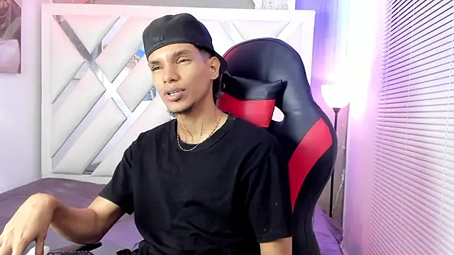 kai_storm77 webcam