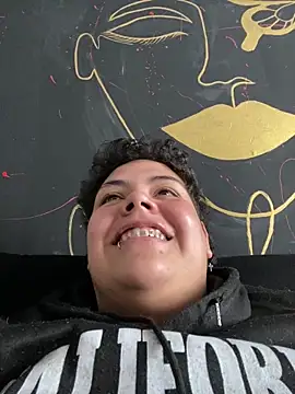 Hailey_Curvy webcam