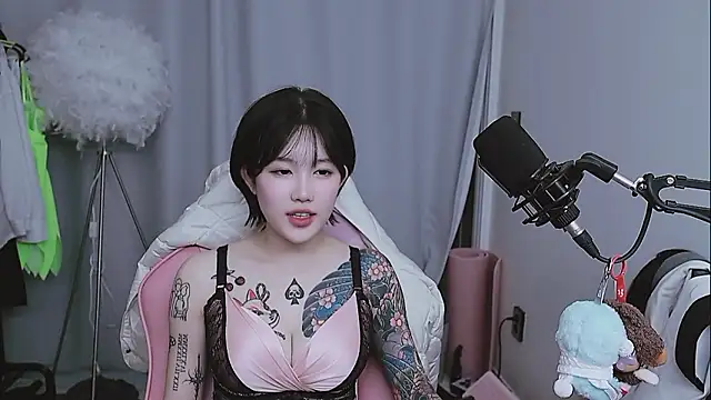 naked video chat MISA 02