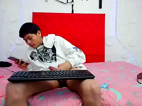 bros2026 - Bros2026's free webcam