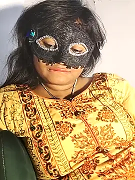 DIRTYSECRET_QUEEN_07