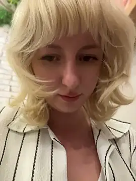 RonnieKiss webcam