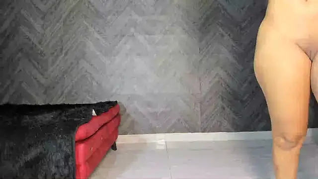 Nathaly_Foxx69