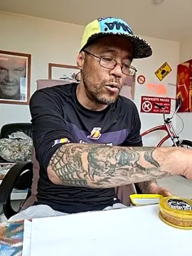 Mr_Graffitimile live sex cam