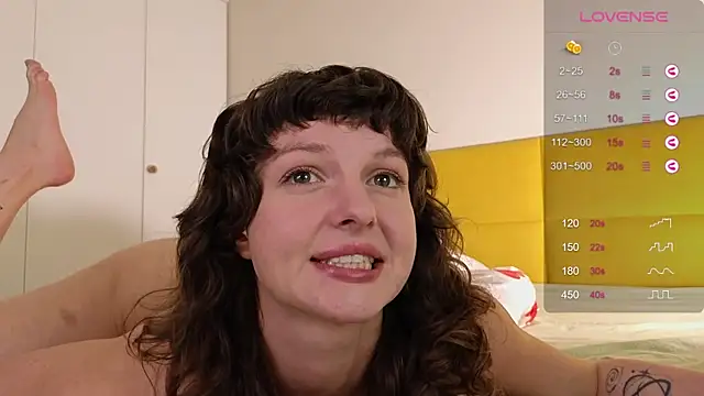 AliceKingsleigh webcam