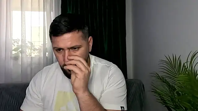 Gold_Alpha_Boy webcam