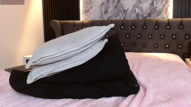 Lolagolden1 webcam