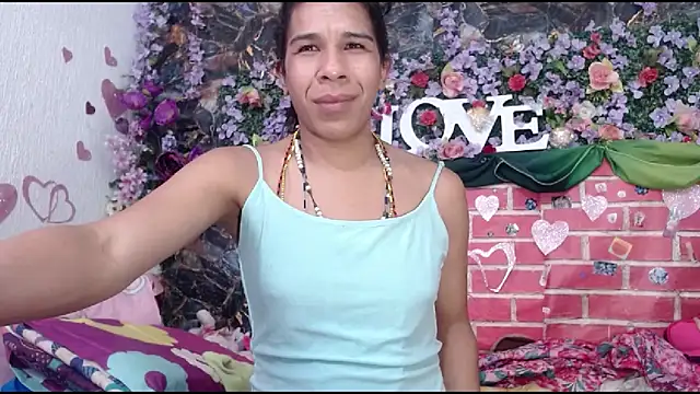 DesireDirtyTS__ webcam