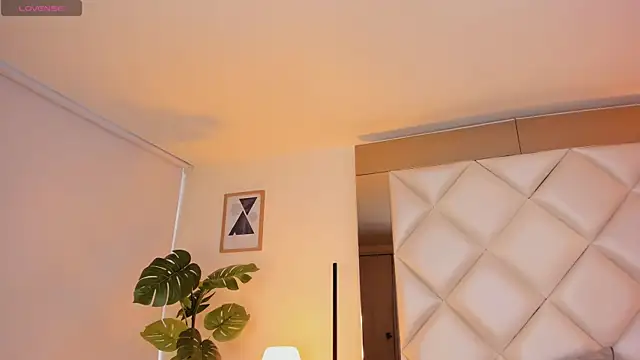 LizzCarter_ webcam