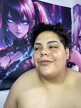 Hailey_Curvy webcam
