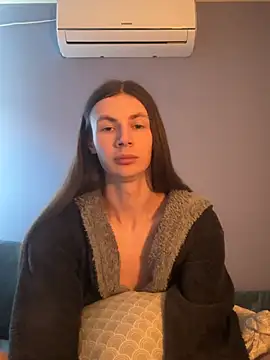 milli_nik