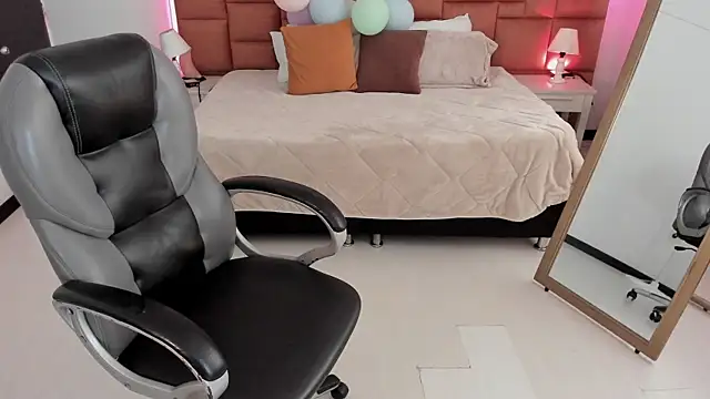 catti_brie (F young) - hi catti ❤