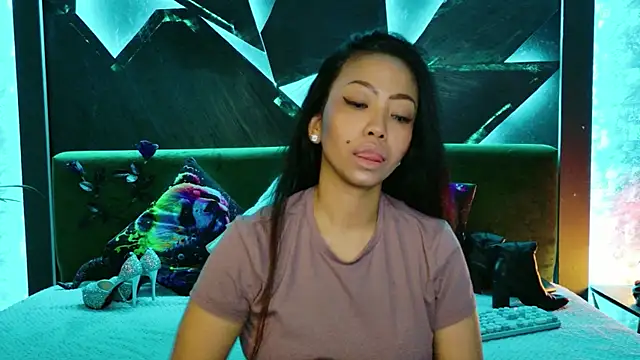 ElyaQuinn webcam