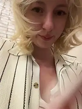 RonnieKiss webcam