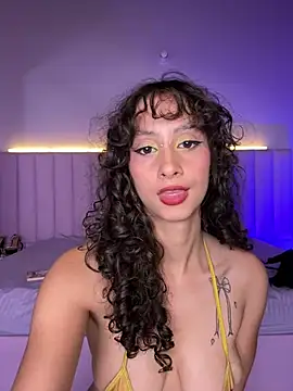 abrilandjulian - Abrilandjulian's free webcam