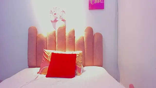 jessica018_ (F young) - one finger in ass