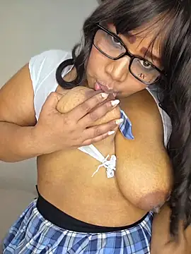 Belle_Brunette