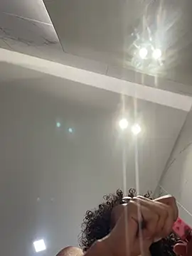LizStorm_ webcam
