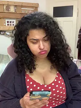 Curvydesifromgermany webcam