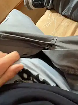 Hotguyj