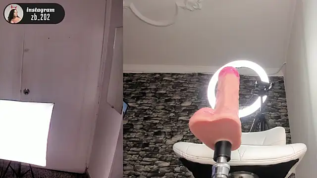zoe_backer webcam
