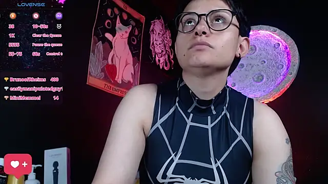 girl_intense444