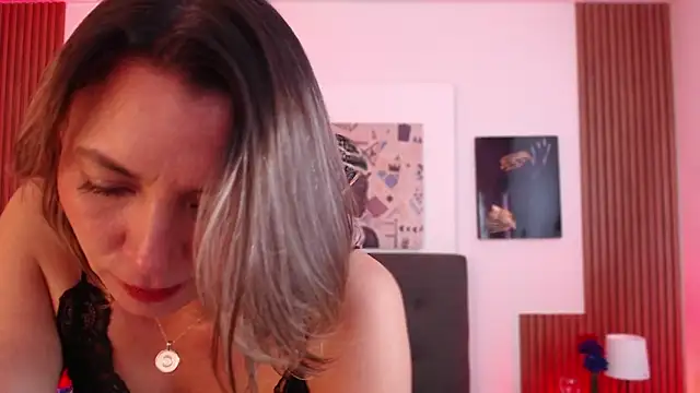 milfsecret69 webcam