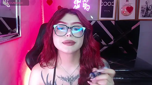 red_bunny_v - Red_Bunny_v's free webcam