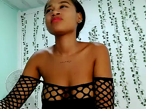 Akemy_Saunders