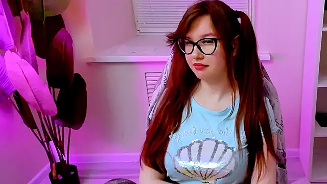 CarolGiggly webcam