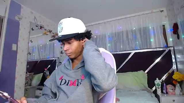 Santy_bigcock_01