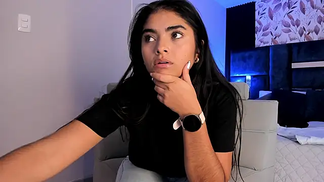 giselortiz (F young) - Rub your dick against my puffy nipples