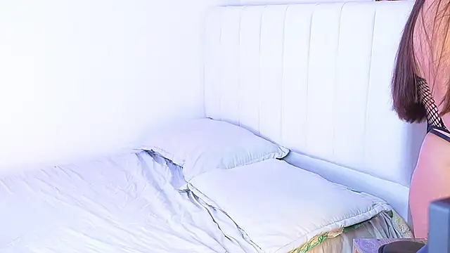 gia_rouge_ (F young) - Hello Gia