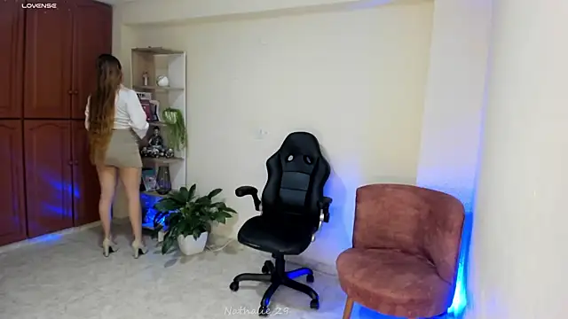 nathalie_29 (F young) - show ass