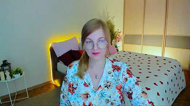 youruniverser (F milf) - Do you want to give me new heels?