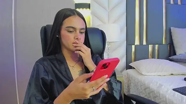 ChloeHarper_ webcam