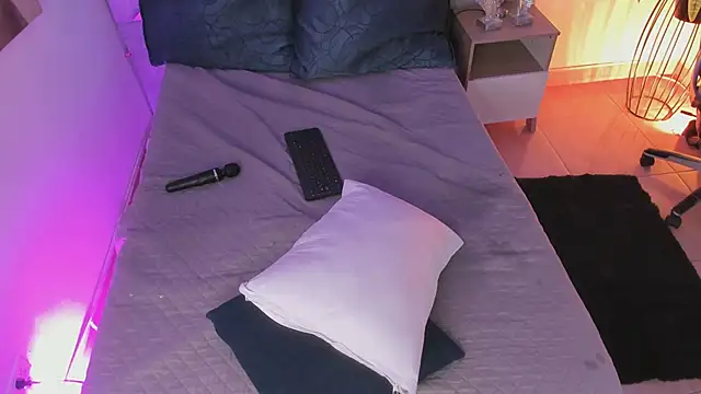 sofi_bakerr webcam