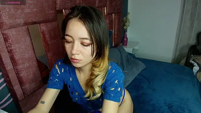 Emma_Petite__