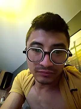 Lokomo32 live sex cam