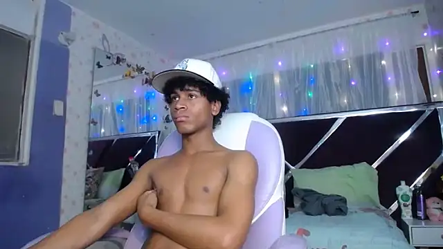 Santy_bigcock_01