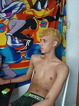 Alayn_sexy_ayes