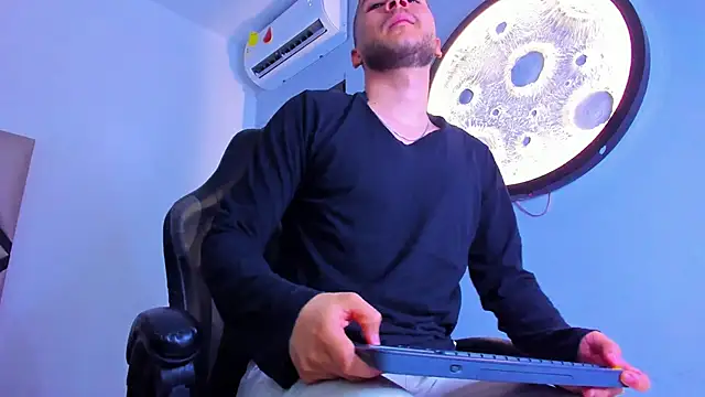 mike_257 webcam