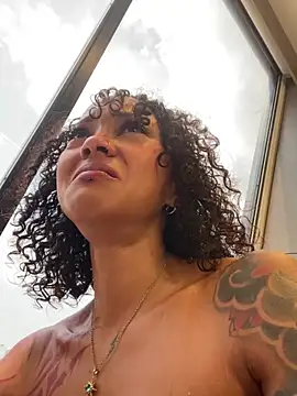 LizStorm_ webcam