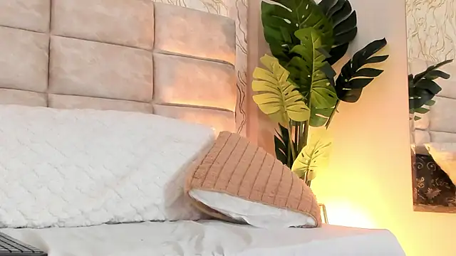 GinaSalanne webcam