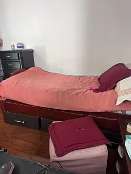 MariamGray1 webcam