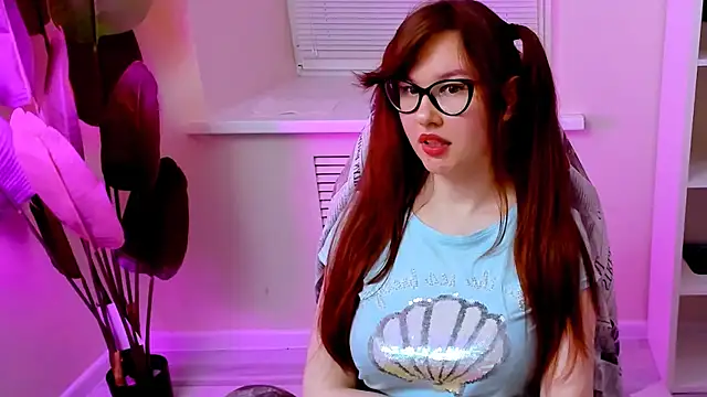 CarolGiggly webcam