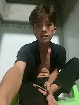 Nguyencuong1999 live sex cam