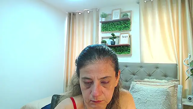 sasi_luna - Sasi_luna's free webcam - UK Sex Cams