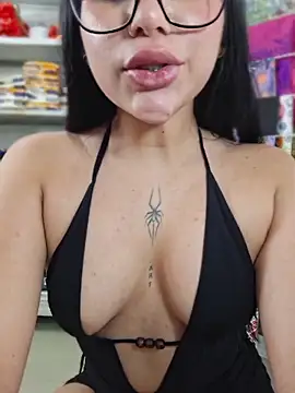 katia_sweetx (Ask my age) - Show ass in public